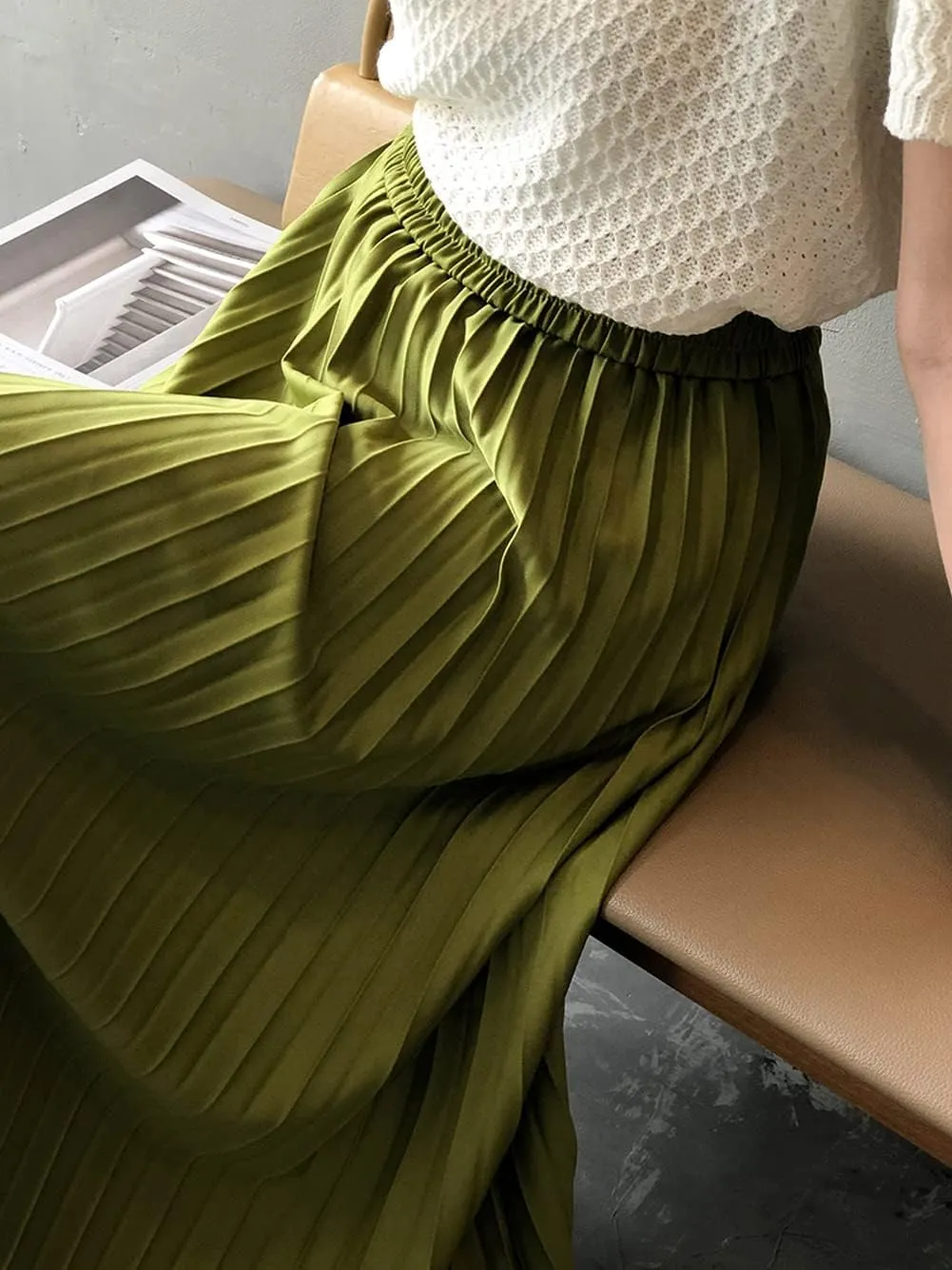 CHARTOU Women's Summer Elastic High Waist Pleated Accordion A-Line Midi Long Skirt