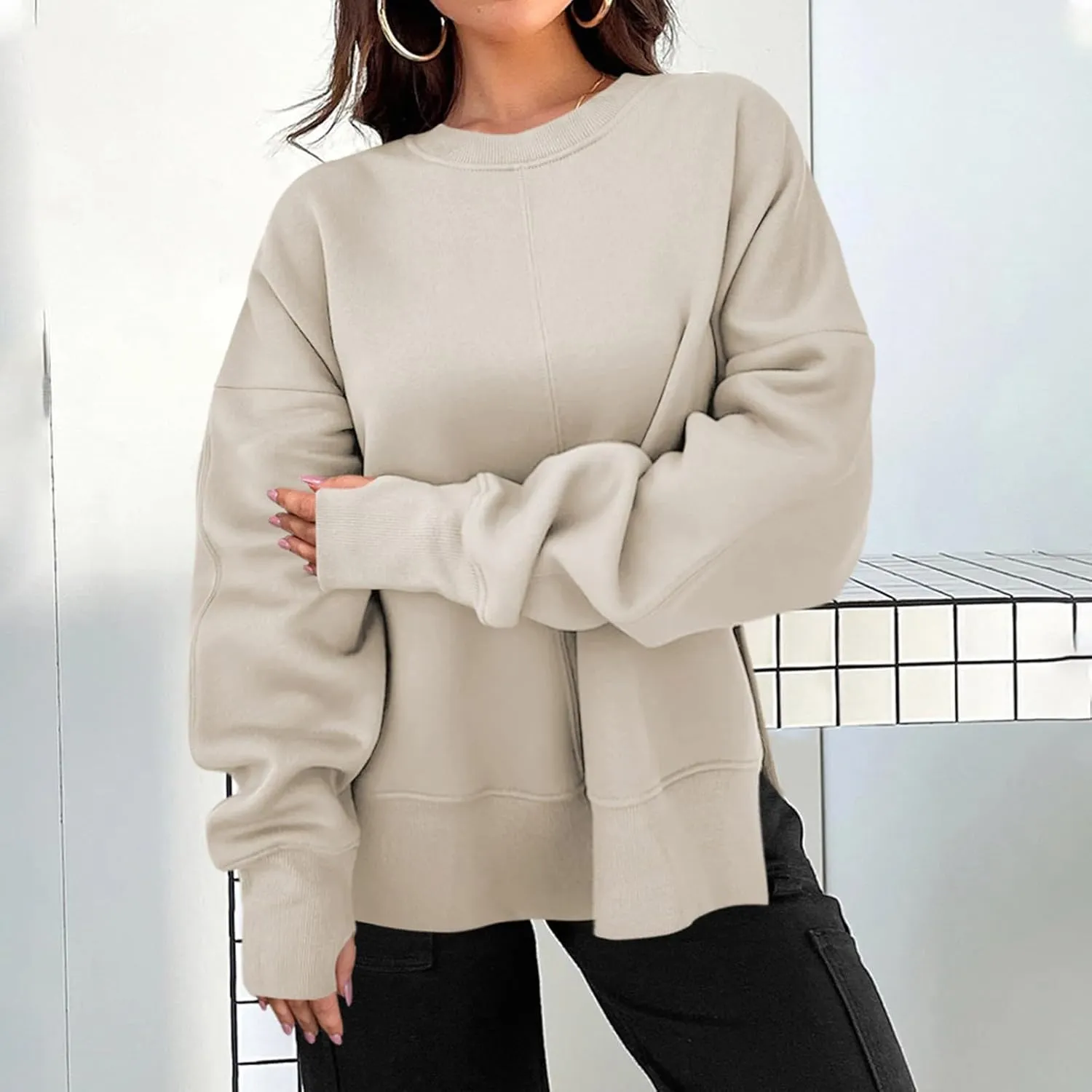 Oversized Sweatshirt for Women Loose Fit Drop Shoulder Split Hem Tops Thumb Hole Trendy Y2K Sweater Pullover