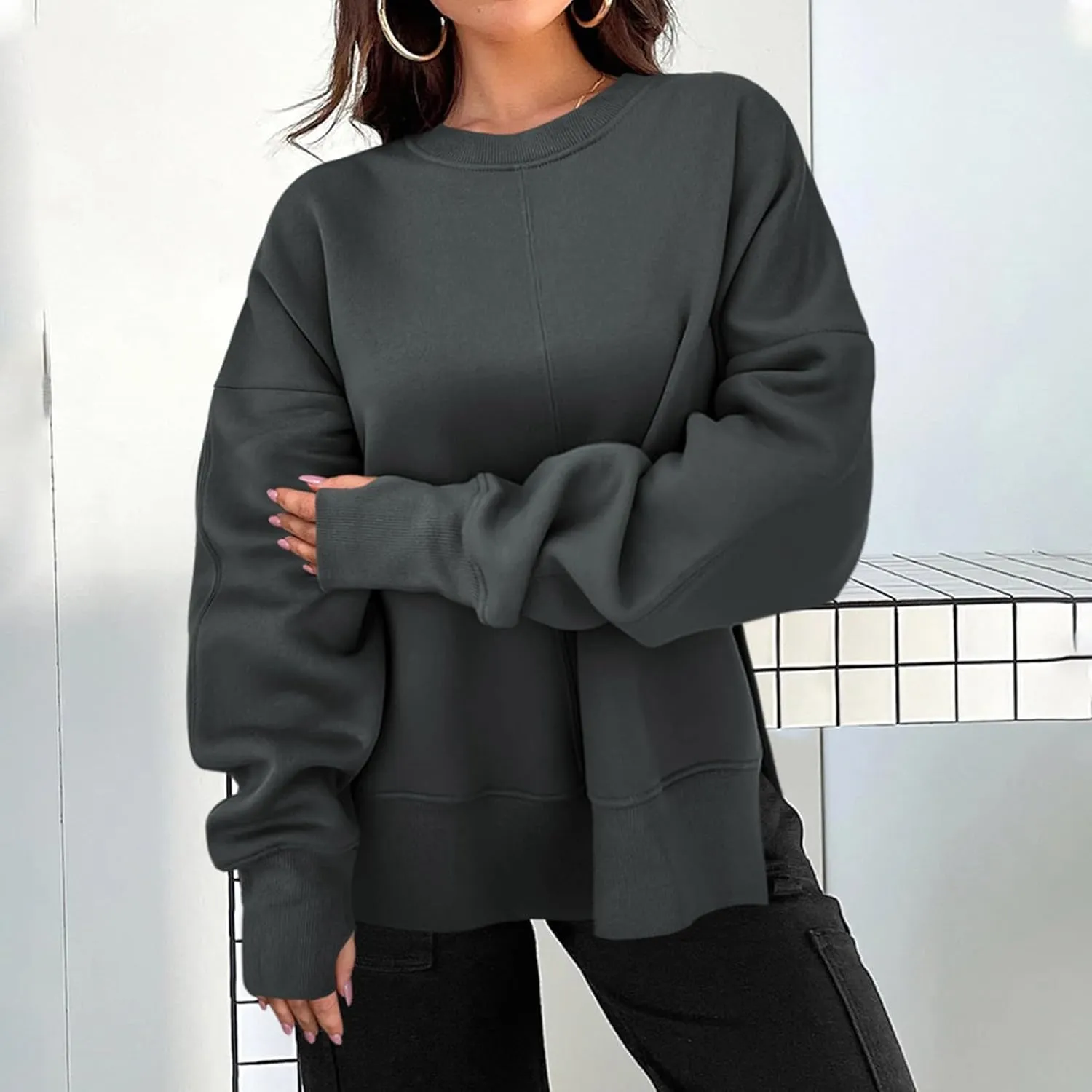Oversized Sweatshirt for Women Loose Fit Drop Shoulder Split Hem Tops Thumb Hole Trendy Y2K Sweater Pullover