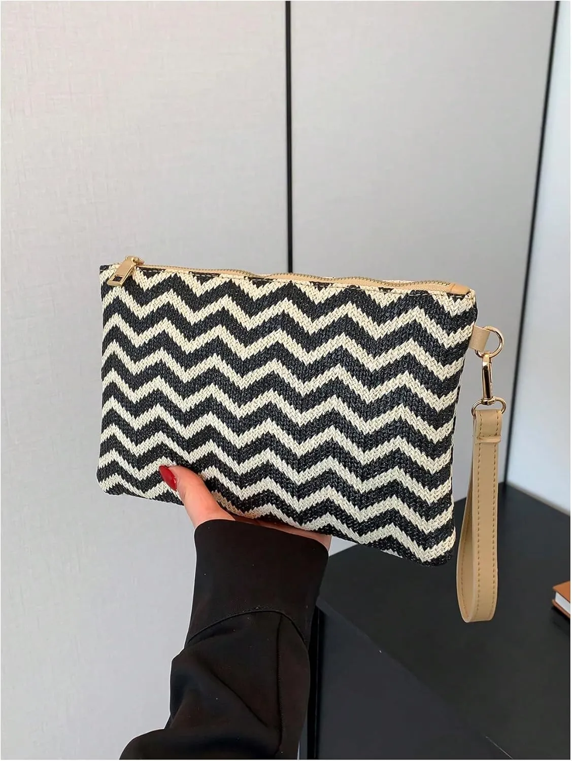 QWINEE Women's Striped Wristlet Wallets Color Block Zipper Clutch Handbags