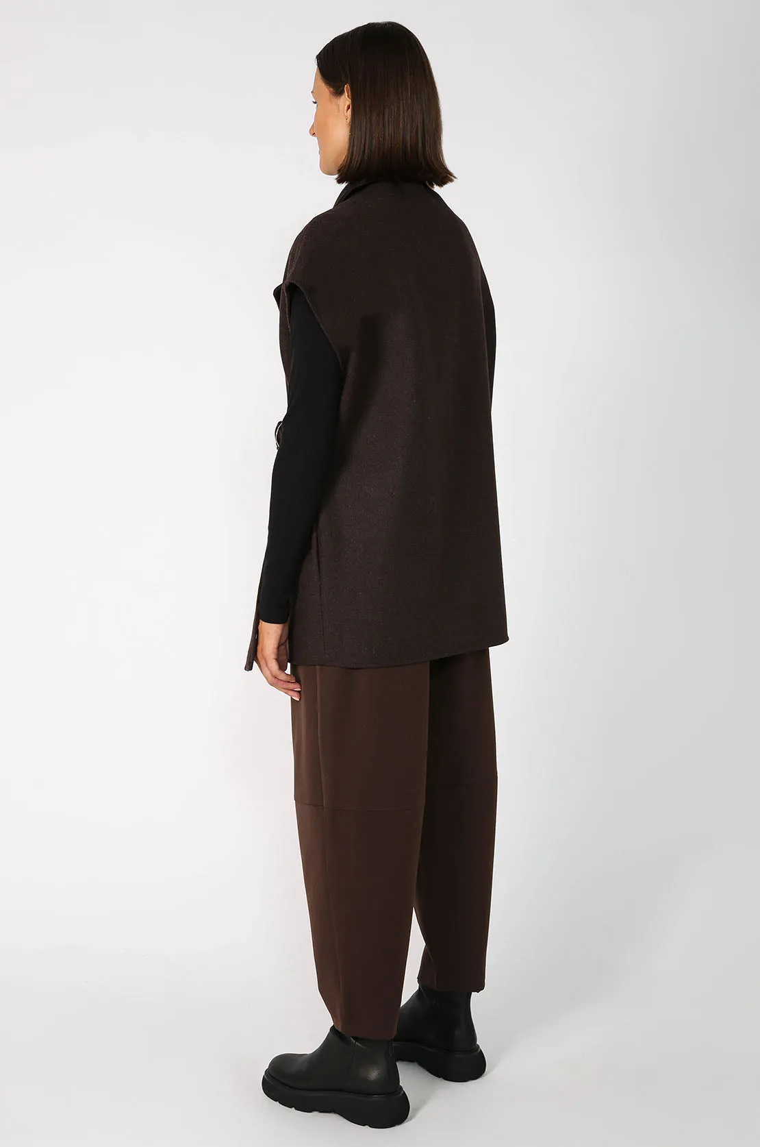 task cape / chocolate marle