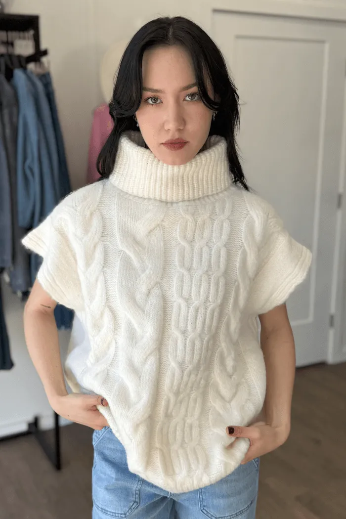 Turtleneck Cable Knit Sweater in Cream
