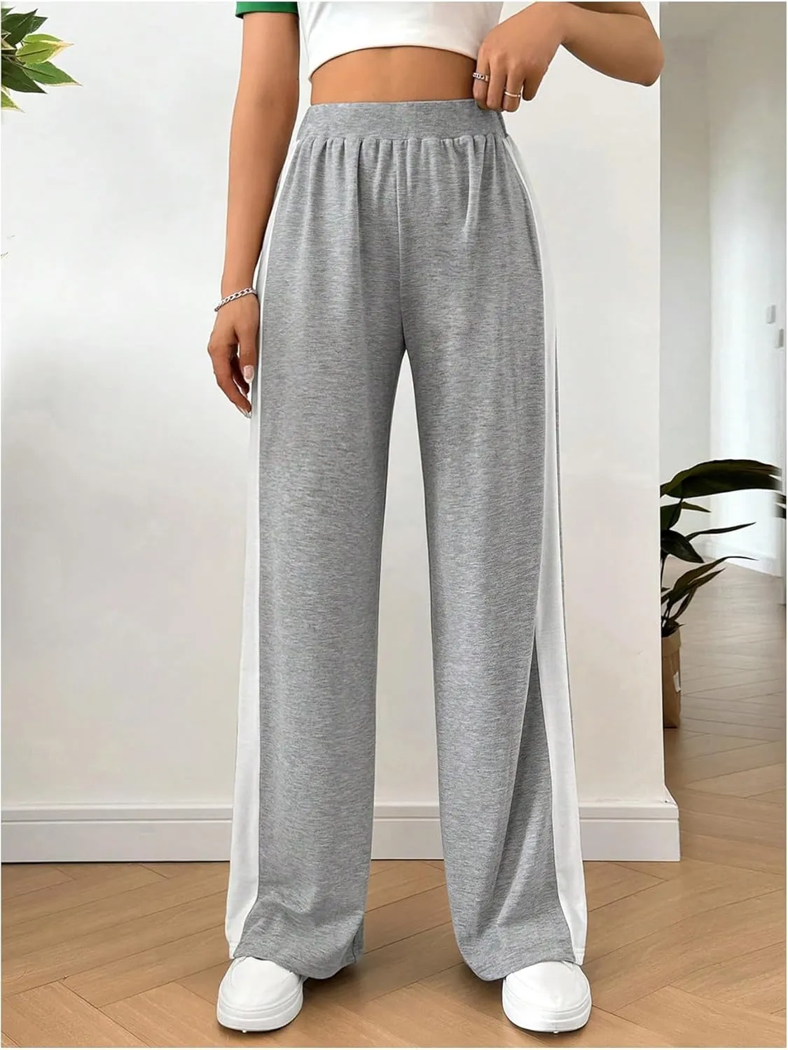 WDIRARA Women's Side Striped Elastic Waist Wide Leg Sweatpants Workout Athletic Long Pants
